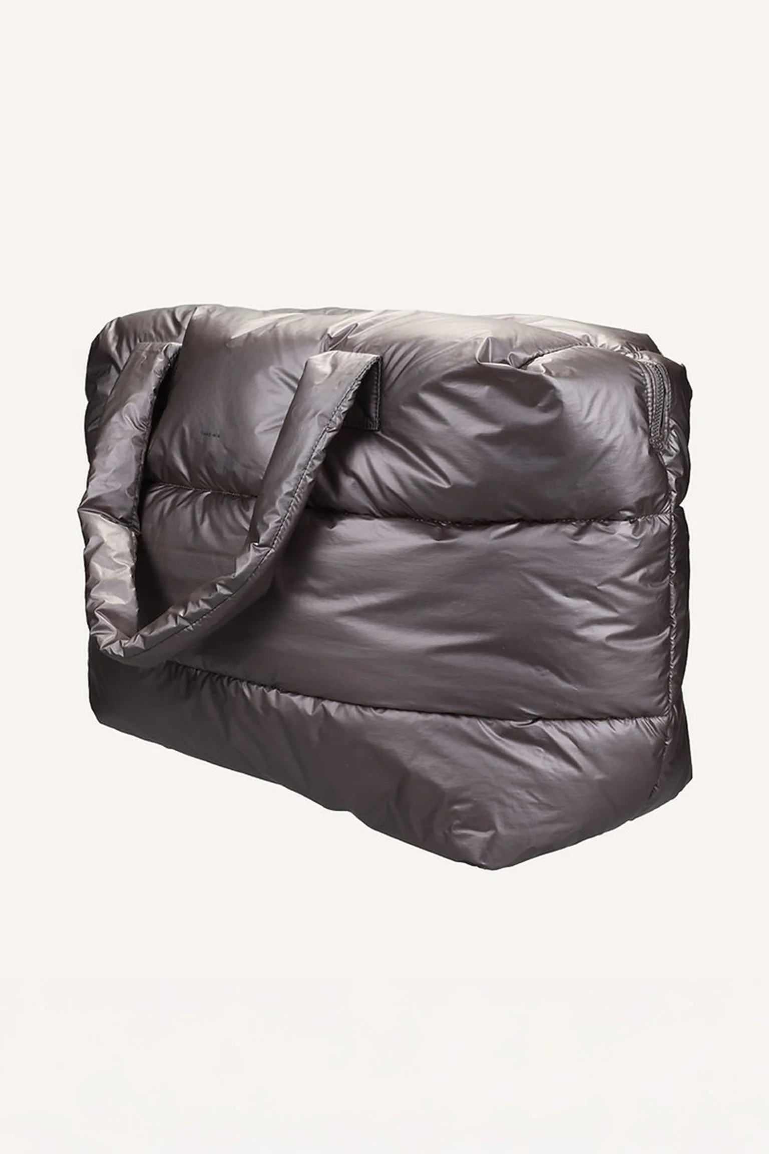 Big puffy weekend bag Camill | Greige gold | Tinne+Mia - Image 6