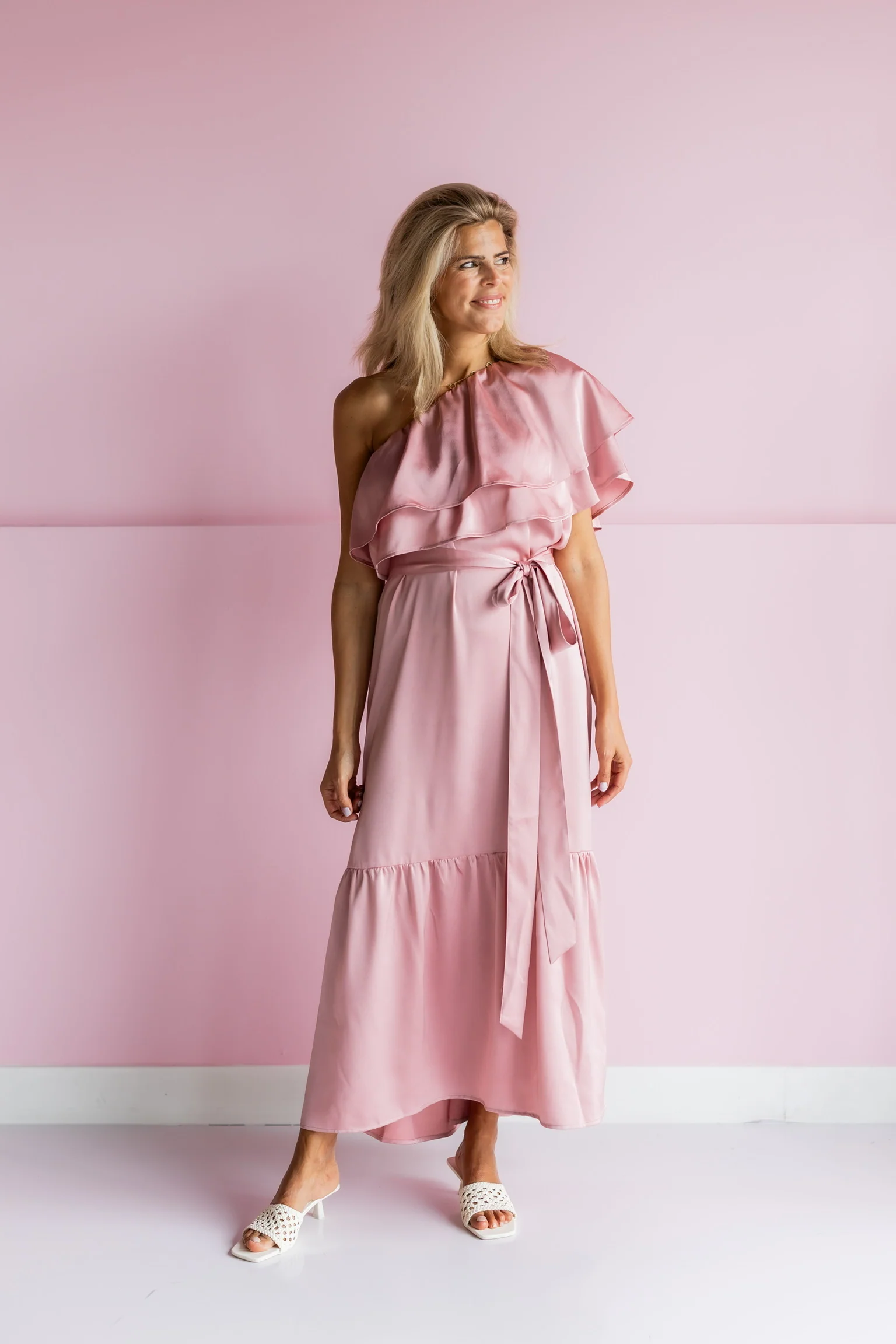 Dress Linne | Light pink | Studio Amaya - Image 2