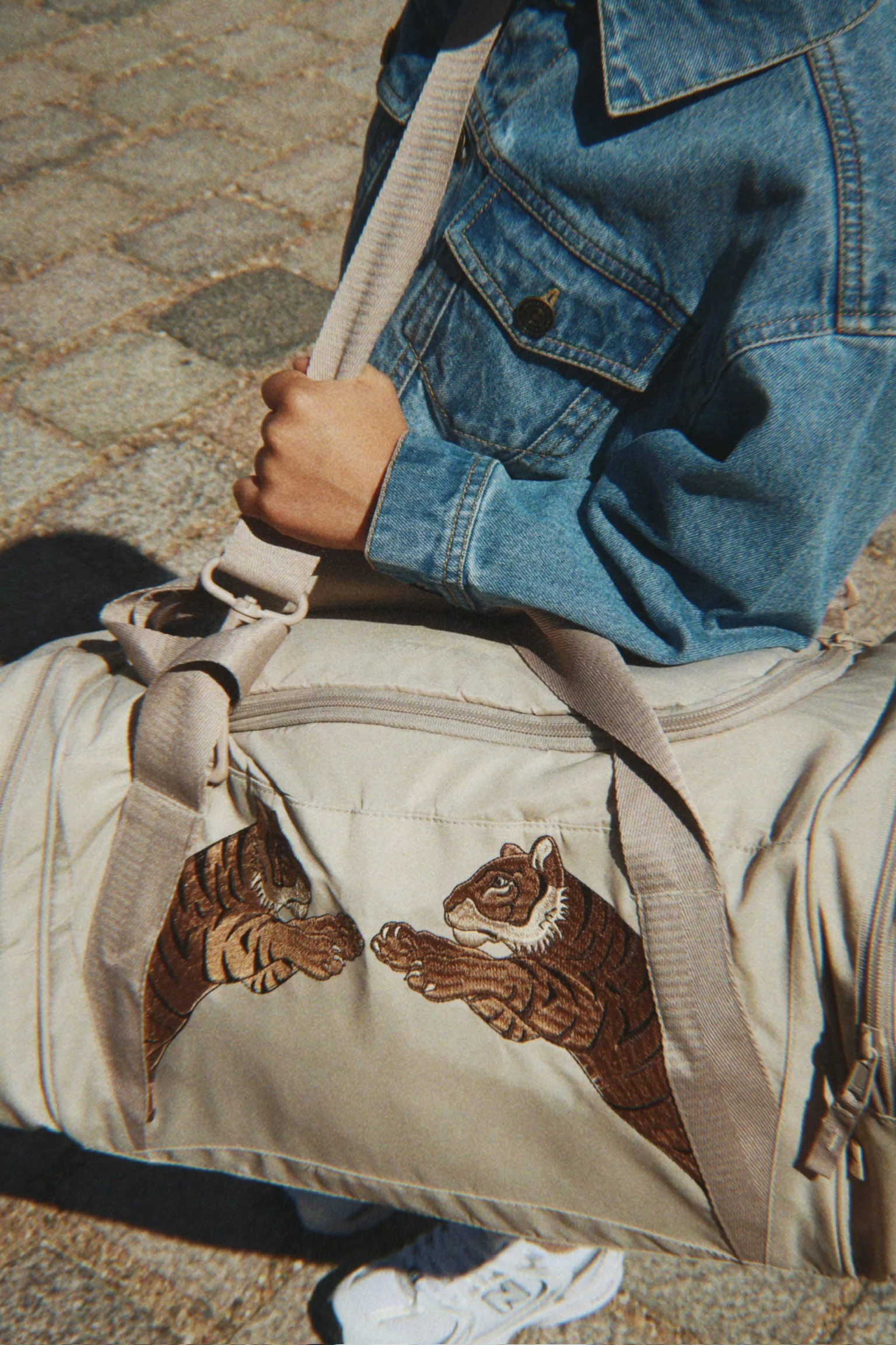 Kids weekend bag | Feather gray | Konges Slojd - Image 2