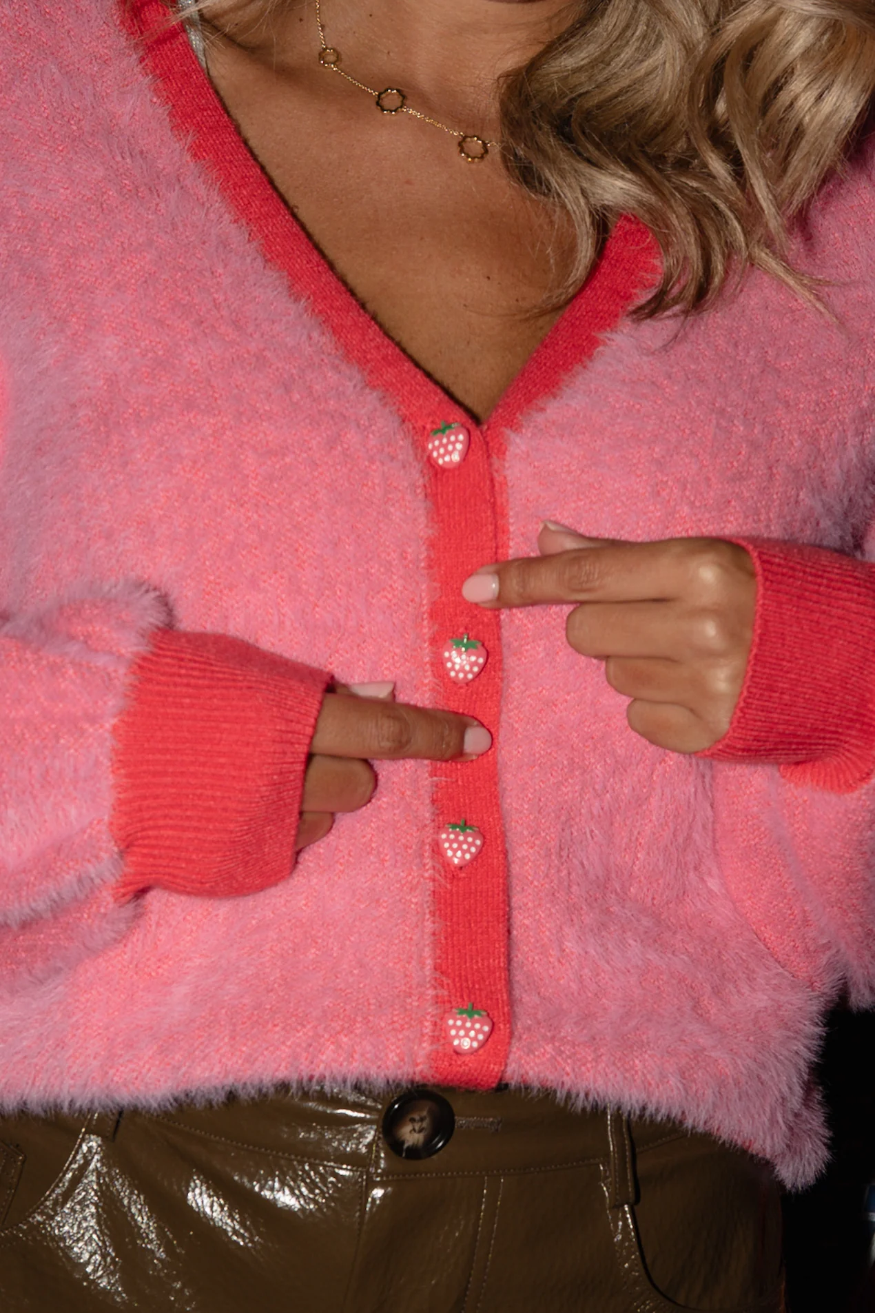 Lovefest Hug me | Strawberry | Studio Poespas - Image 4