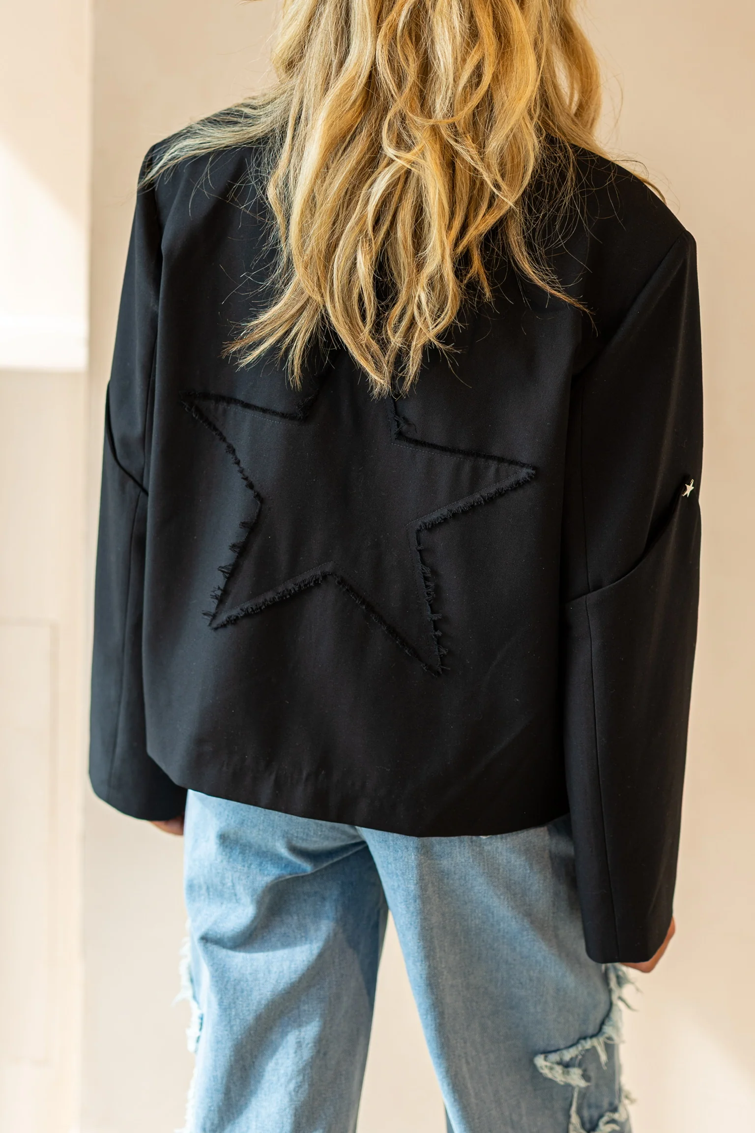 Oversized cropped blazer Star | Black | Refined Department - Image 2