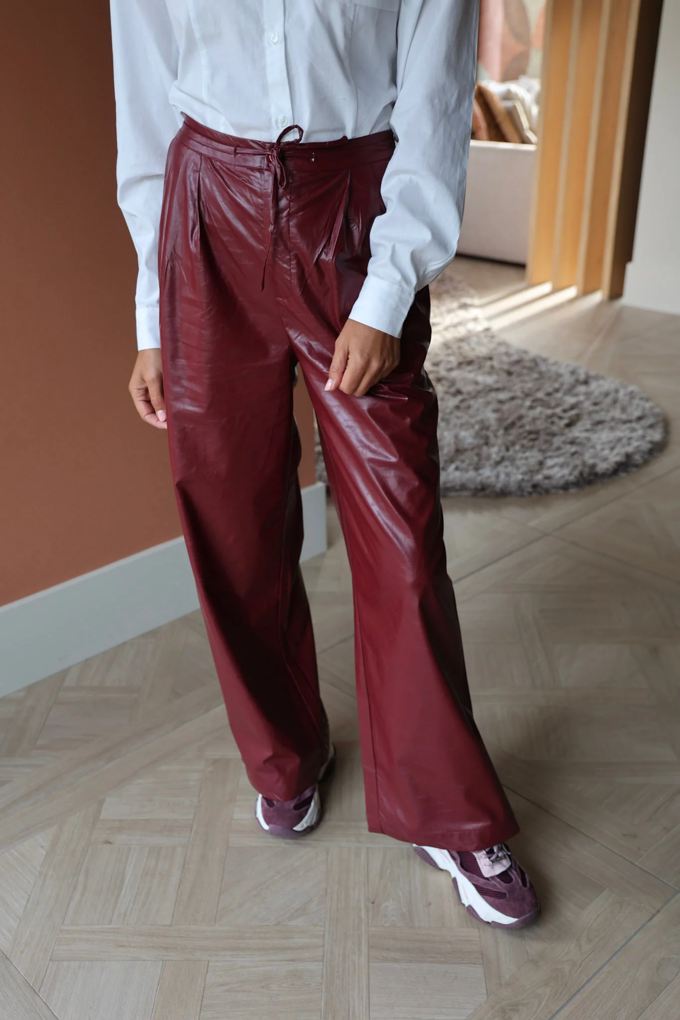PU pants Bibi | Bordeaux | Refined Department - Image 3
