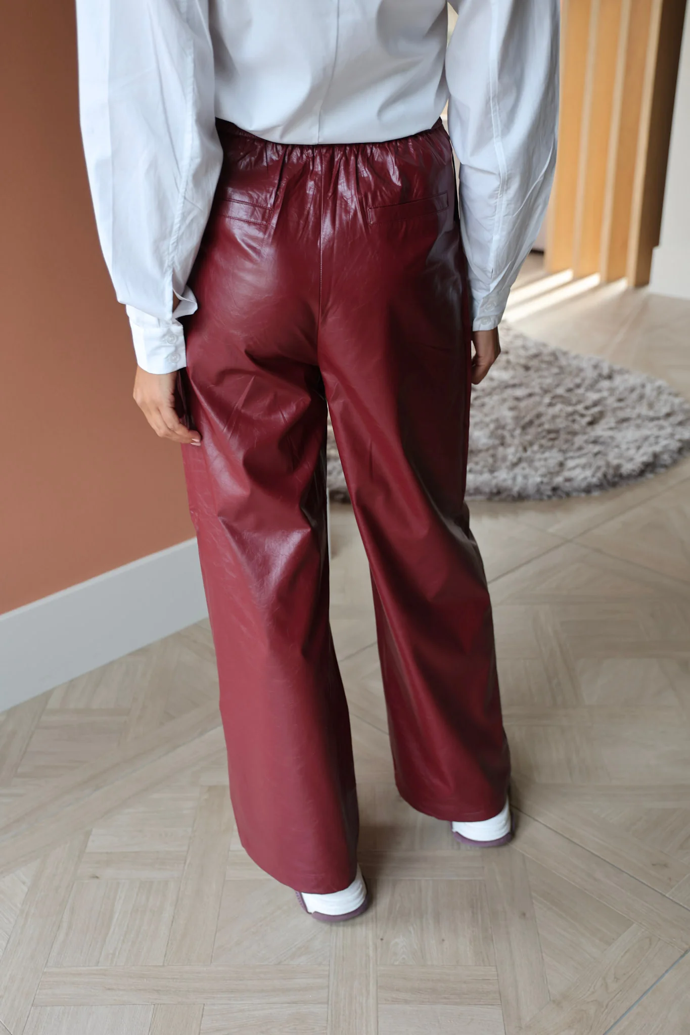 PU pants Bibi | Bordeaux | Refined Department - Image 5