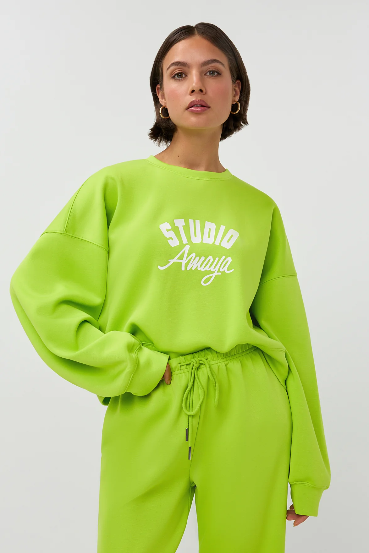 Sweater Betty | Lime | Studio Amaya - Image 4