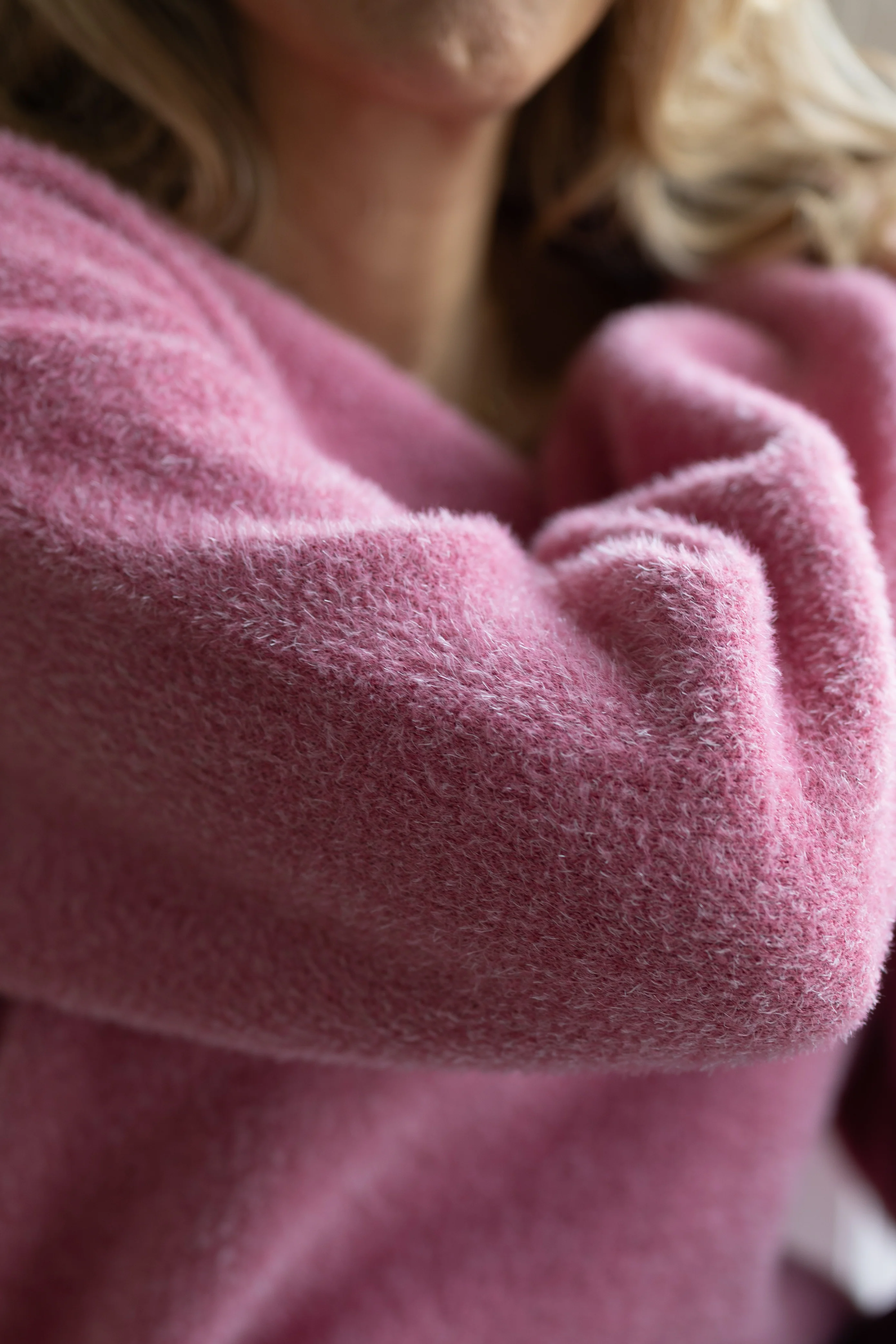 Sweater Fluffy | Framboise | Studio Poespas - Image 6