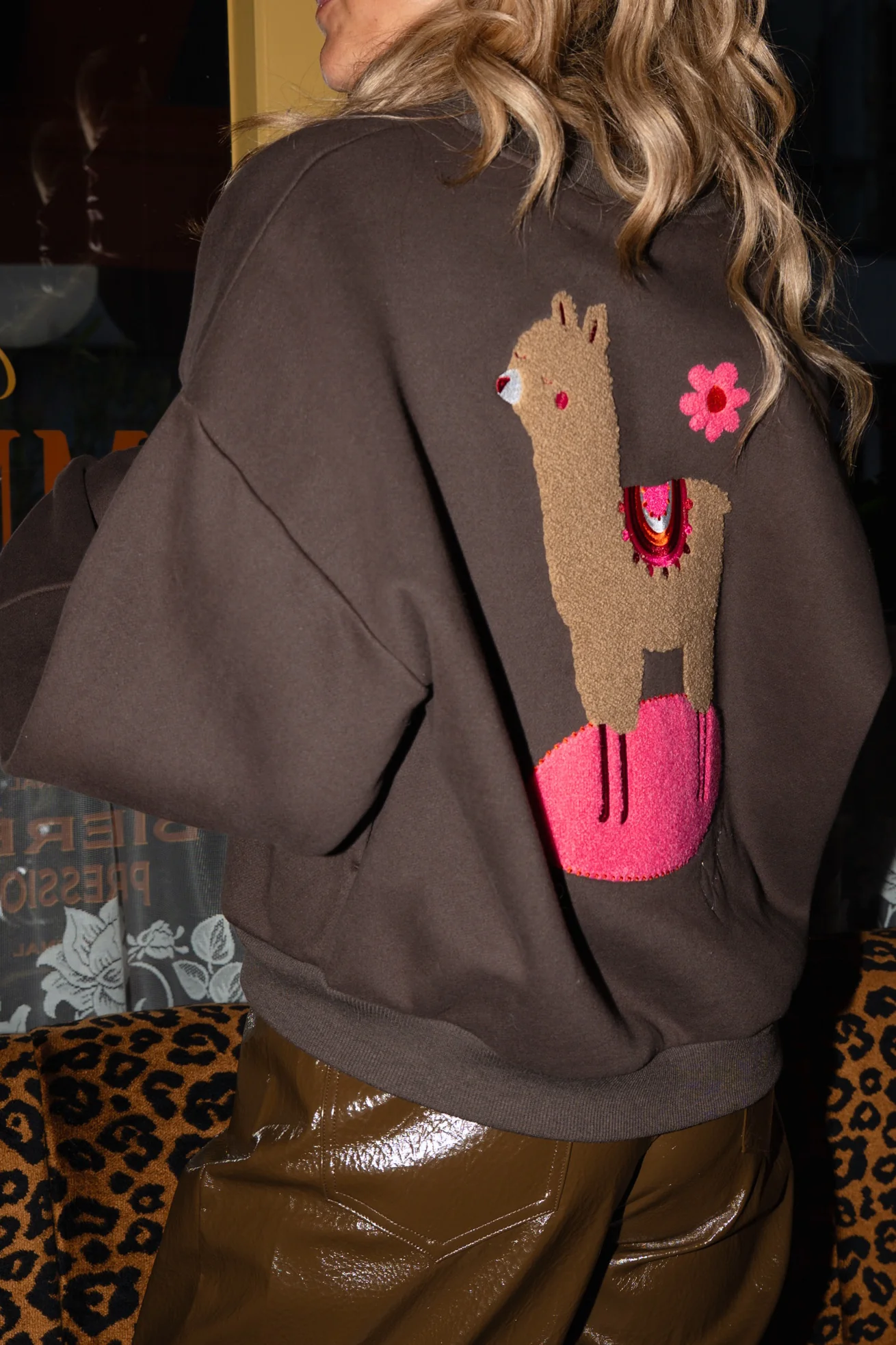 Sweatvest Furry Alpaca | Studio Poespas - Image 2