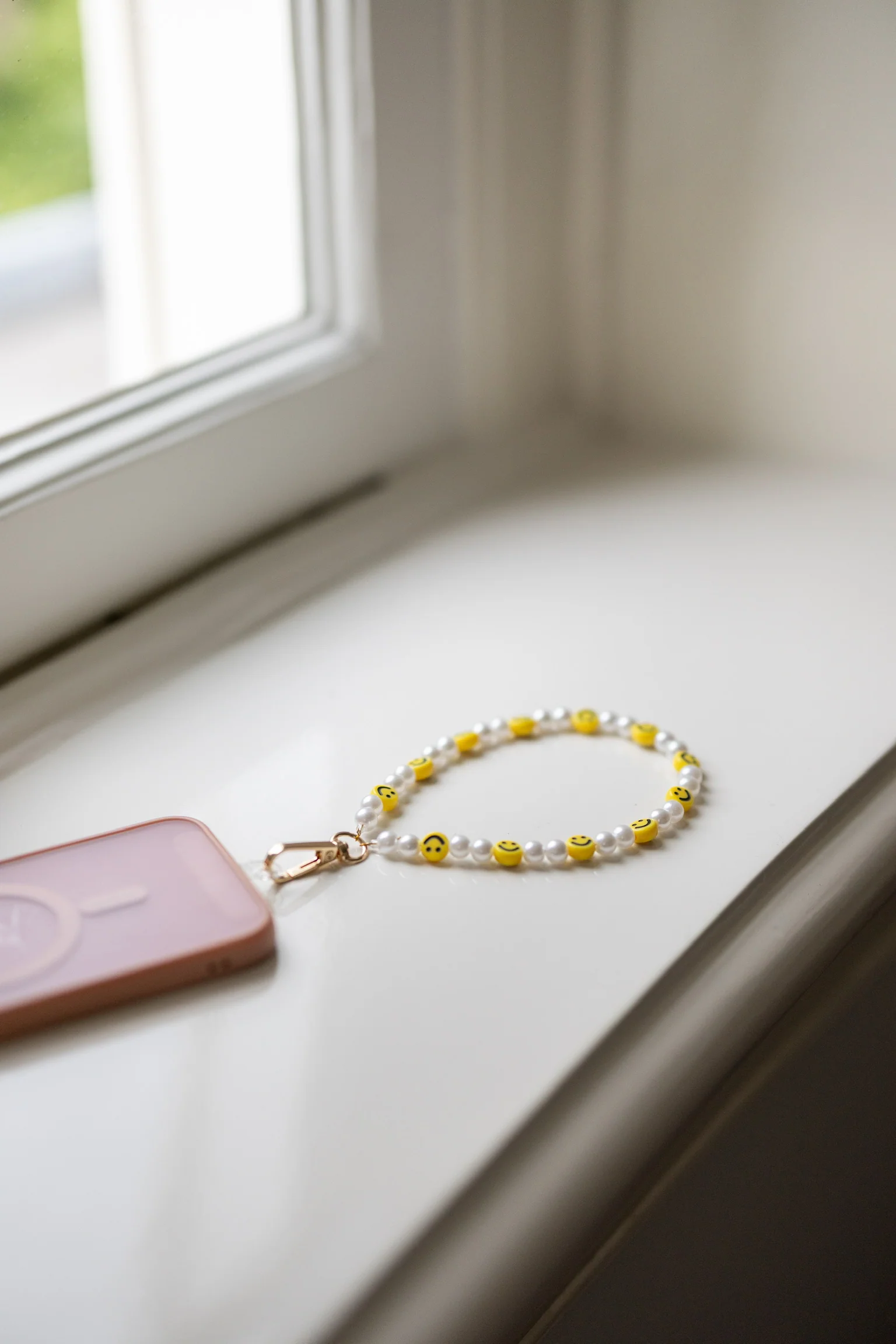 Telefoonkoord smiley pearl | Yellow | Studio Poespas - Image 3