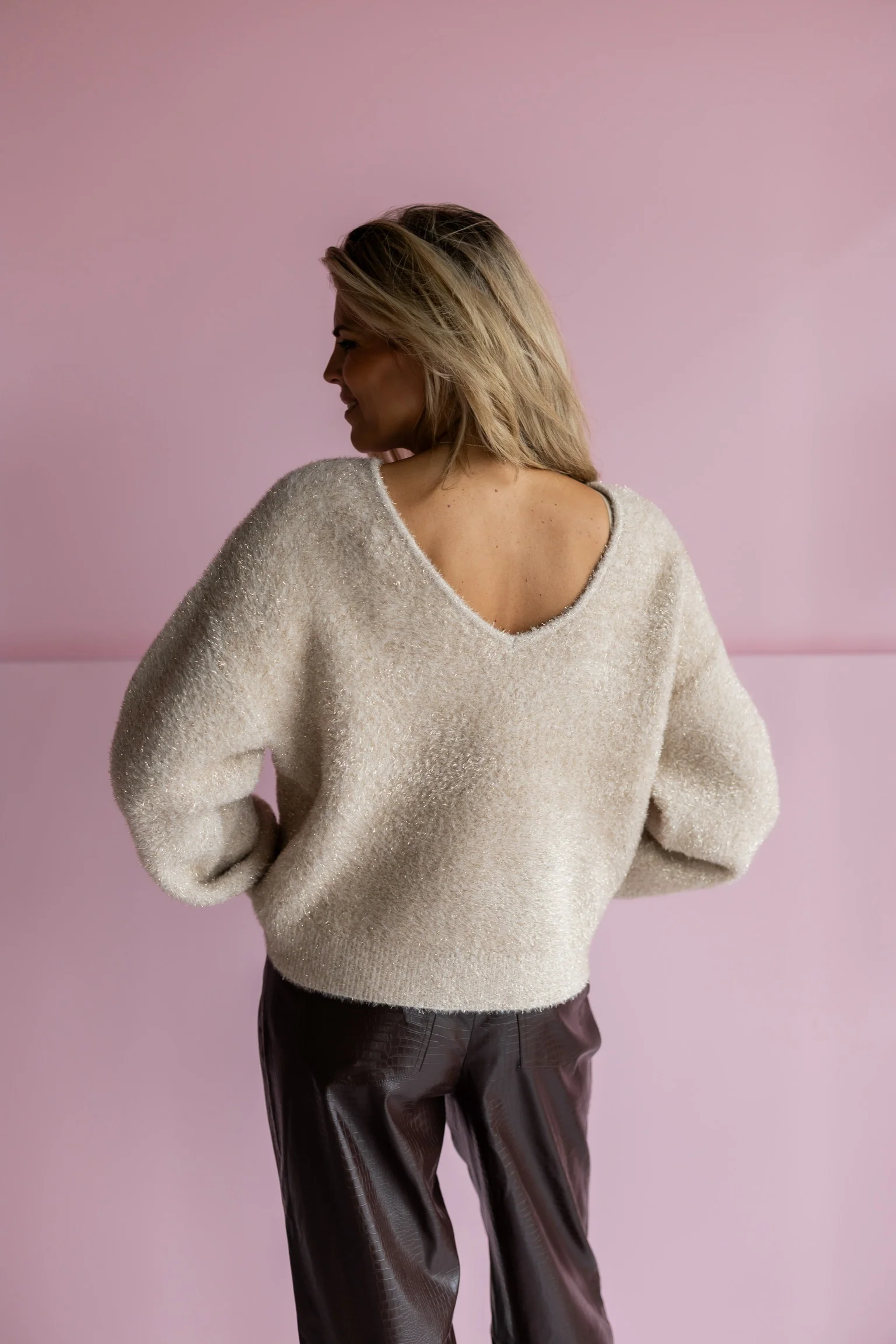 The Snowsweater | Champagne | Studio Poespas - Image 13