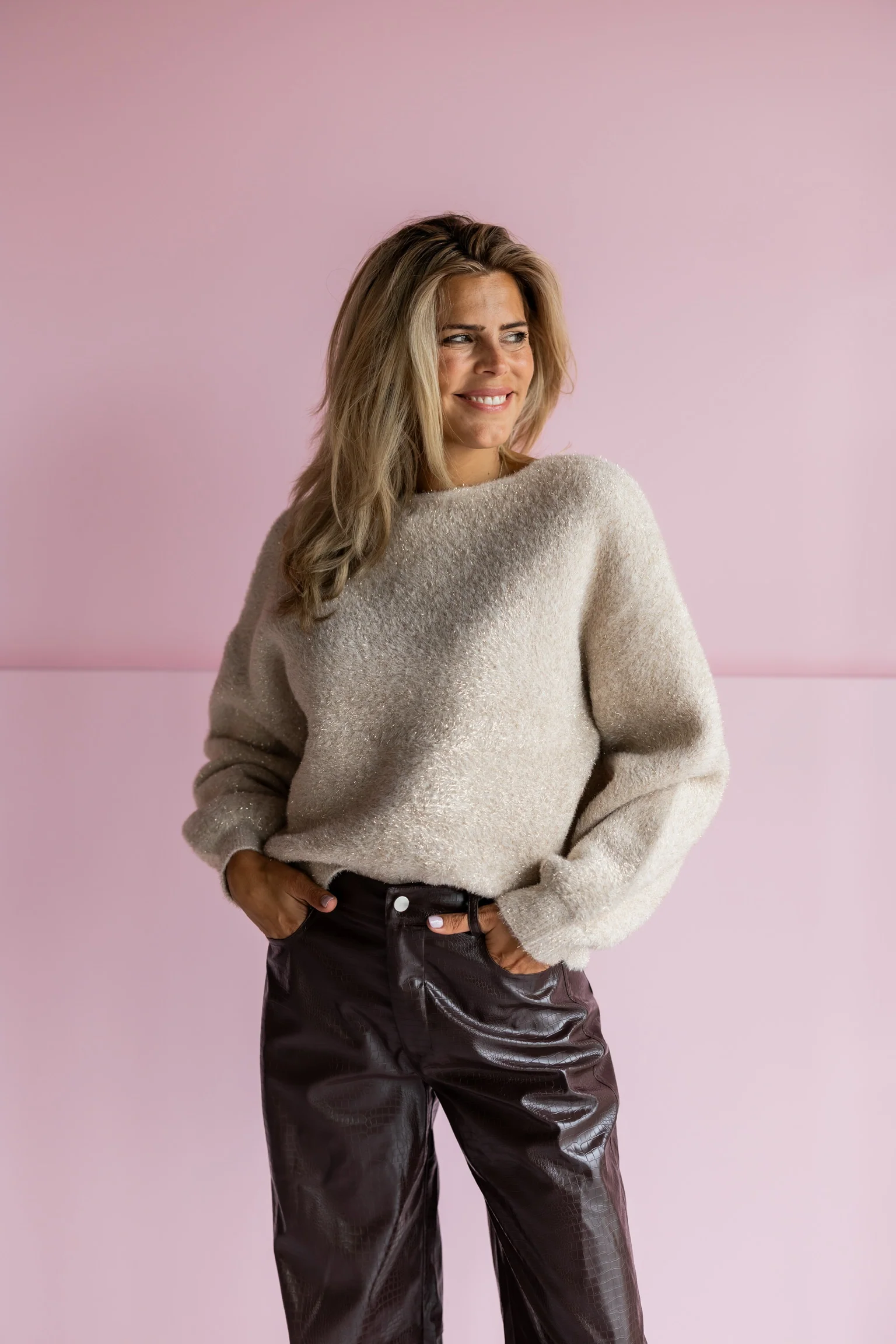 The Snowsweater | Champagne | Studio Poespas - Image 15